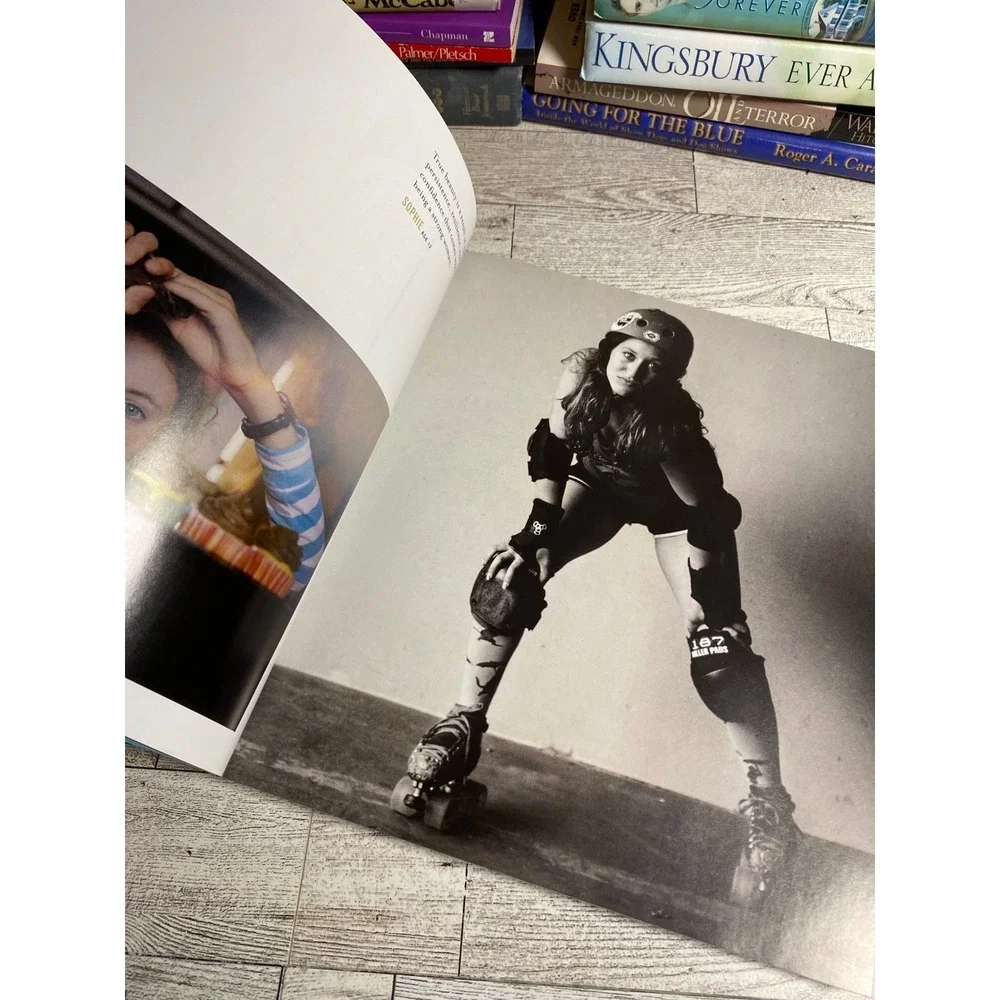 Strong Is the‎ New Pretty Kate Parker 2017 Photography Empower Female Girl Book